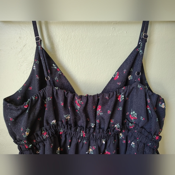 *5 for $25* Fashion Nova Med Black Floral Rose Print Spaghetti Strap Peplum Tank - Picture 6 of 8